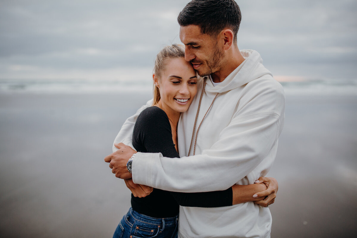 Engagement Photos in Beach Location - Emily Chalk Photographer.jpg