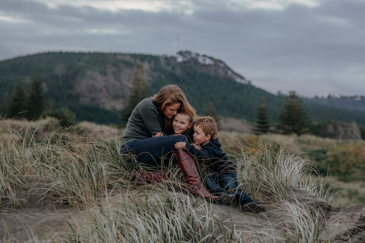 Family photography - Emily Chalk - Muriwai Beach.jpg