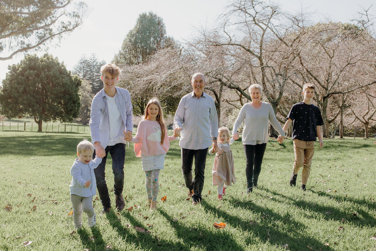Extended family photography - Emily Chalk - Cornwall Park.jpg
