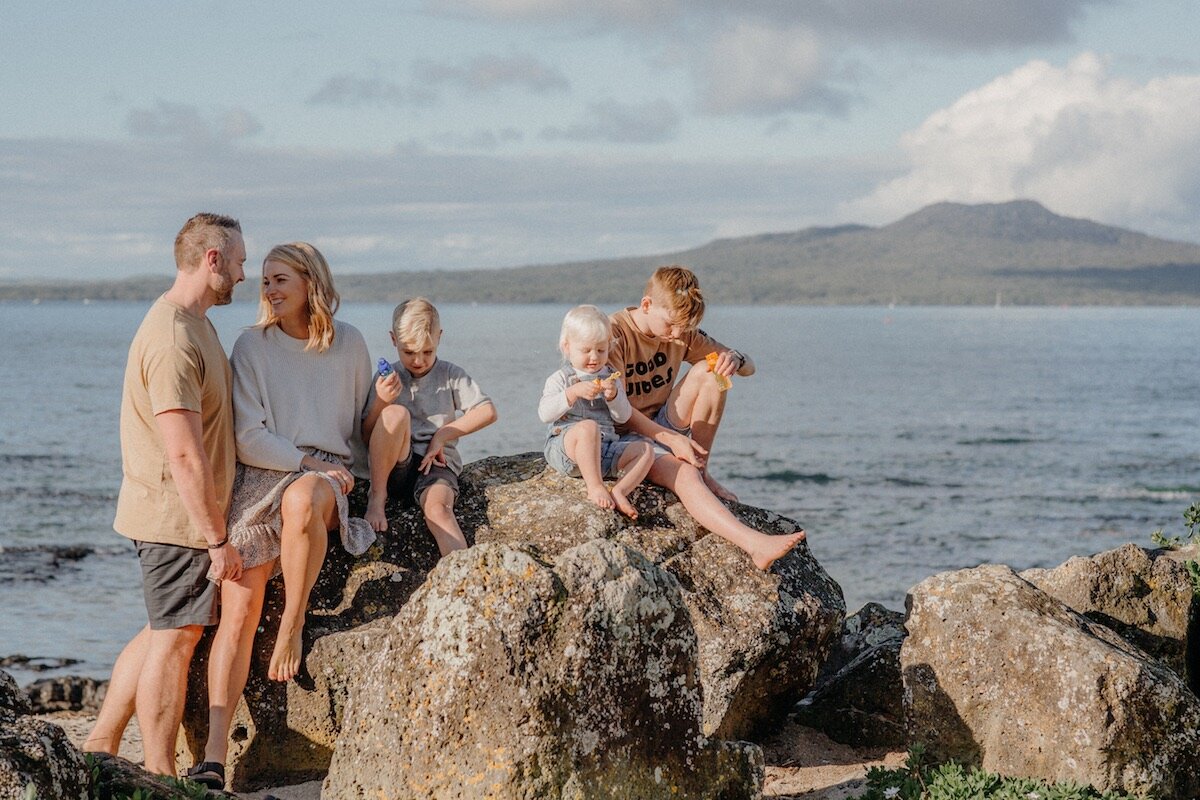 Family photo shoot - Emily Chalk - Takapuna Beach.jpg