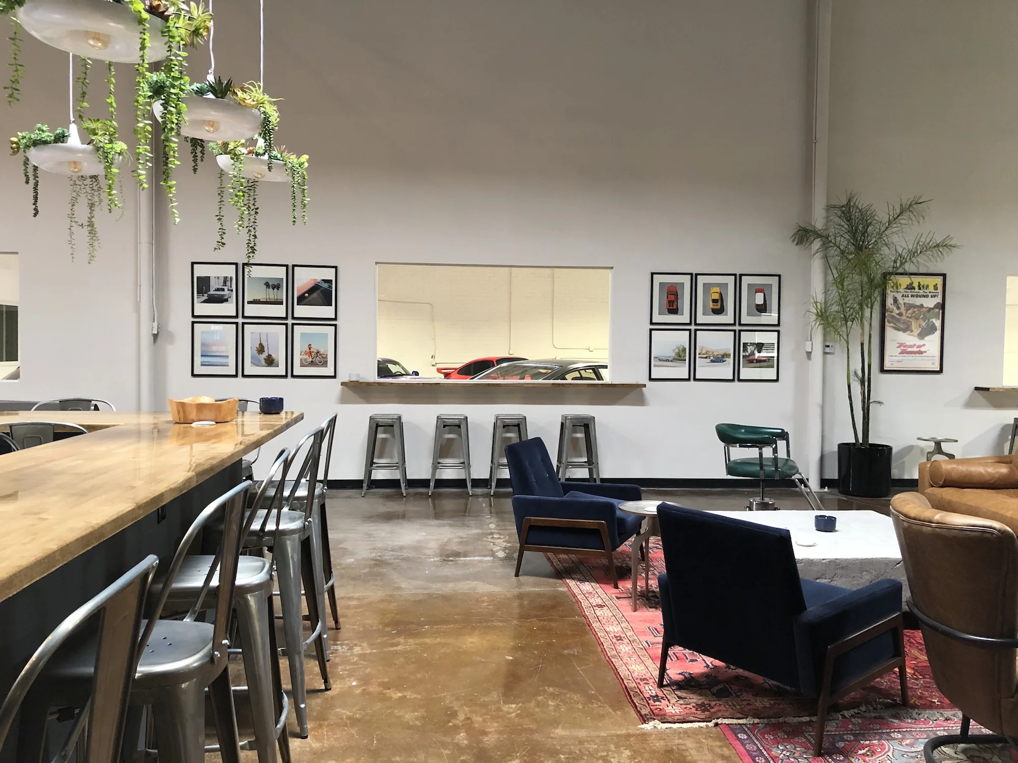 Lounge2.jpg