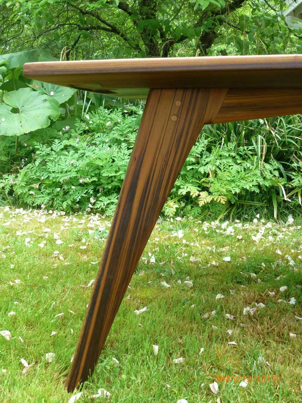 RedwoodTable-legCU-Sylvanray.jpg