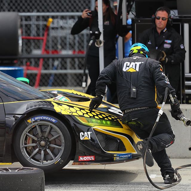 The @heinricherracing team REALLY HUSTLES during their quick pit stops, refueling and swapping wheels/tires! ⁣
⁣
I&rsquo;m not quite sure how they move so quickly, but maybe the @beastenergycookie 🍪 samples in the paddock garage have something to do