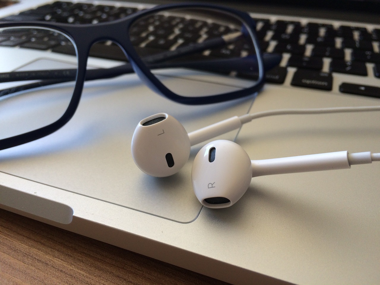 podcasts-2633018_1280.jpg