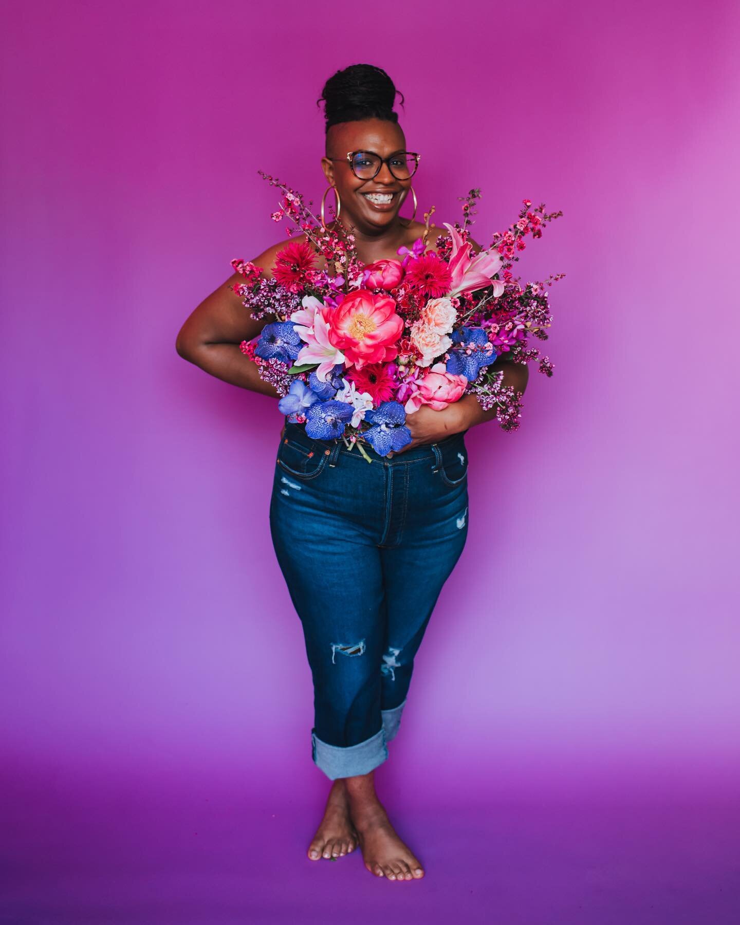 ✨Thirty-Fine ✨

Loved getting to FINALLY be in front of @jennspainphotography camera!! Truly amazing 

And let&rsquo;s hear it for my flower bestie @winstonandmain for this gorgeous floral bustier, she never misses and knows me so well.

Cheers to th