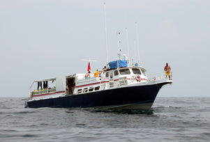olympus-dive-center-boat.jpg