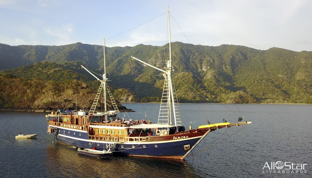AllStarLiveaboards-Indonesia-Aurora-009-Exterior.jpg