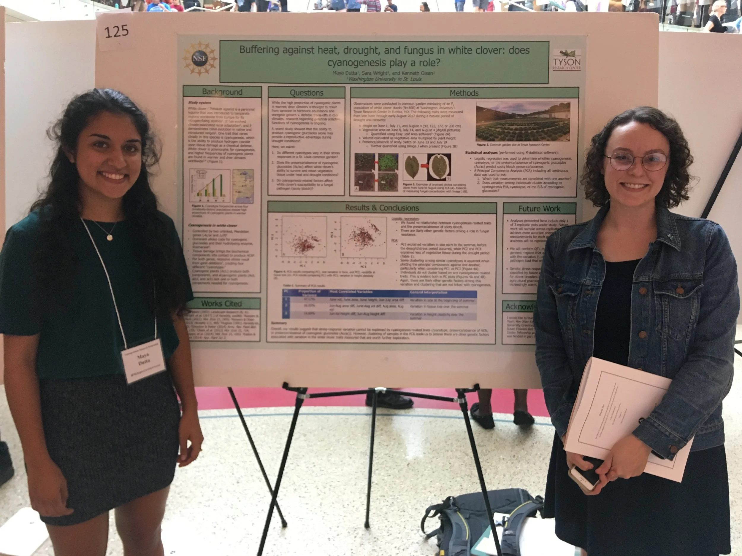 Maya and Sara Wright at the WashU Fall 2017 Undergraduate Research Symposium
