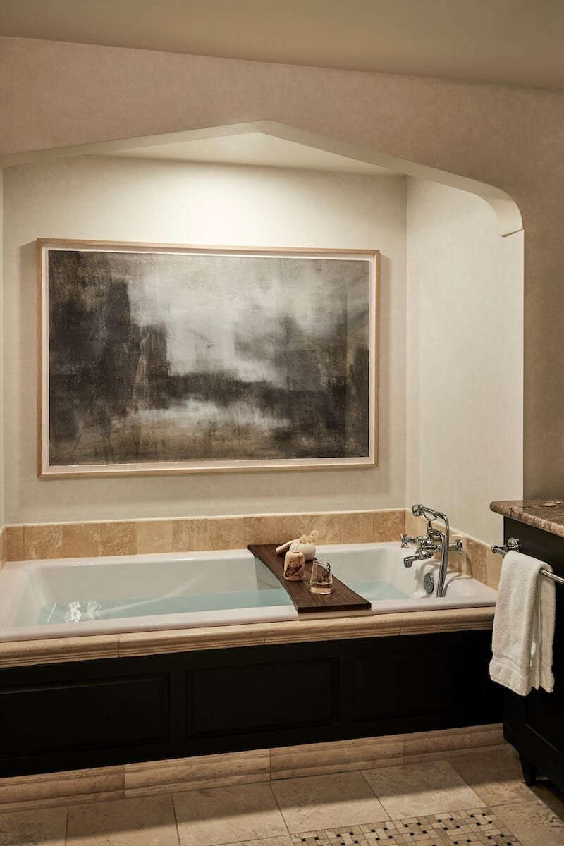 mdl-gallery-stay-kingroom-bathroom.jpg