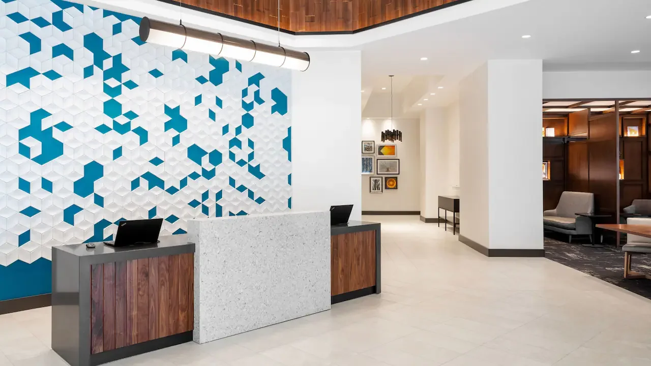 Hyatt-Place-Atlanta-Centennial-Park-P048-Front-Desk.16x9.webp