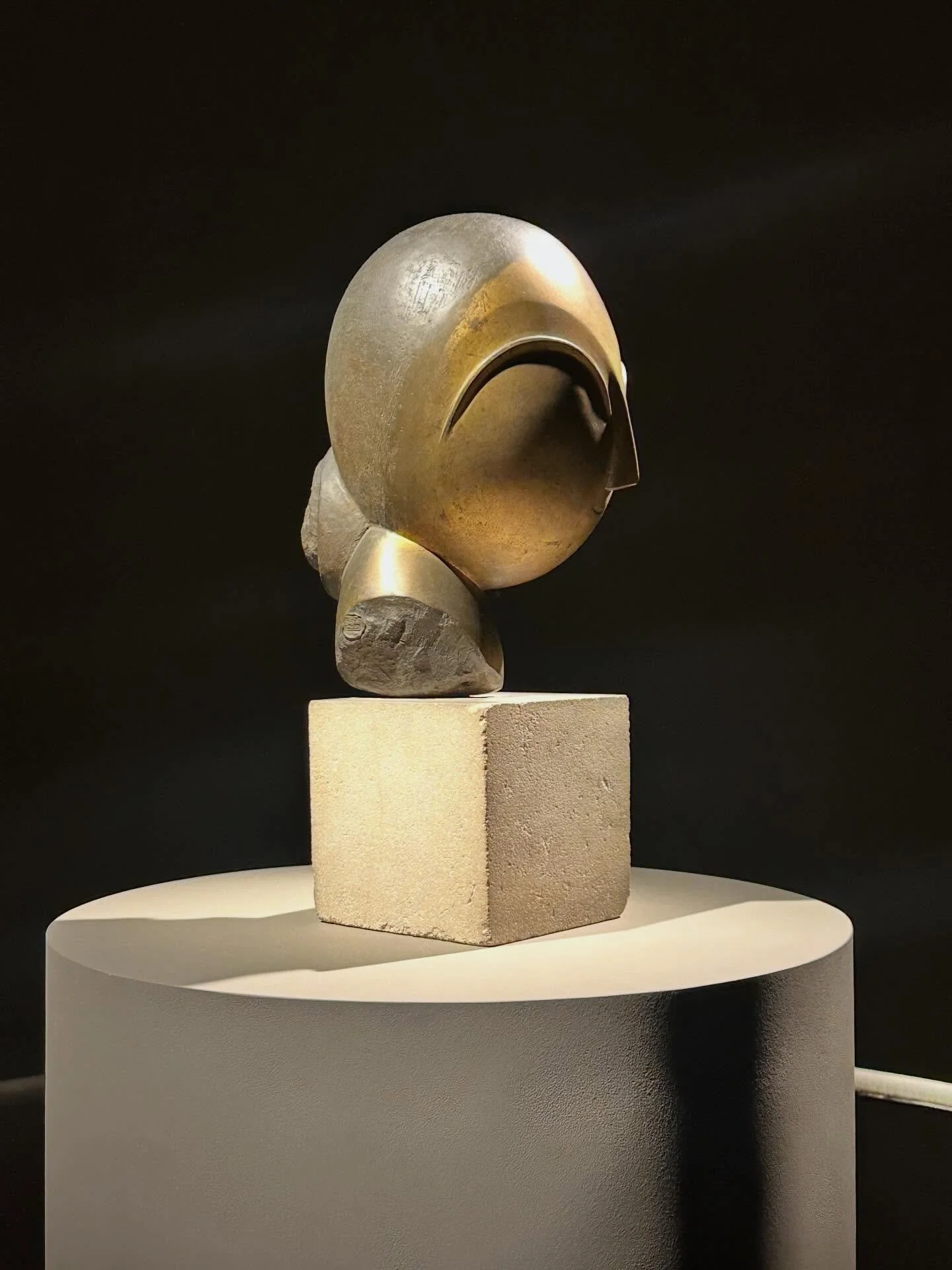 Treasures at Christie&rsquo;s 🤍
@christiesinc #newyork #newhousecollection @markhughesart #artadvisor #artadvisory @the_apaa