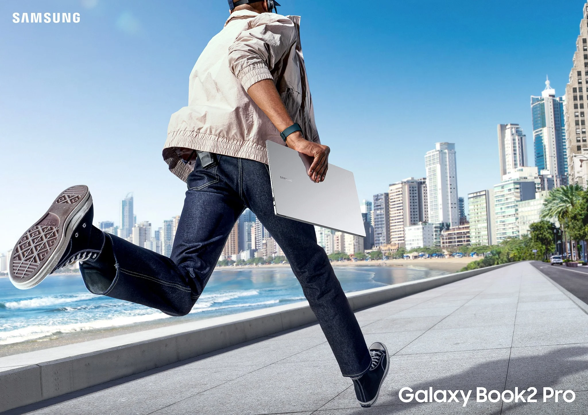 Galaxy Book2 001.jpg