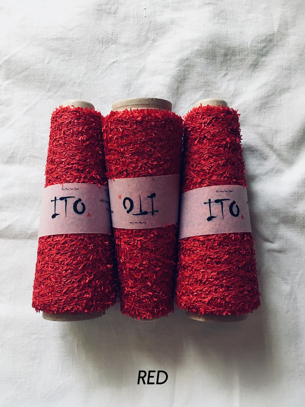 ito_tategami_red_503_wool_done_knitting