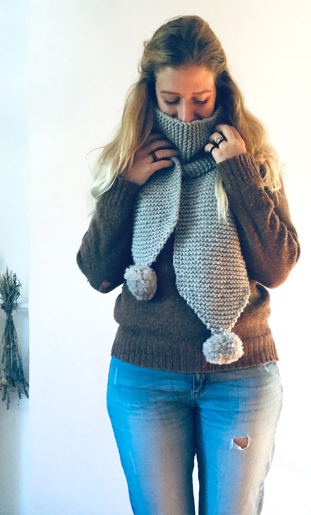 wool_done_pompom_scarf_knitting_kit