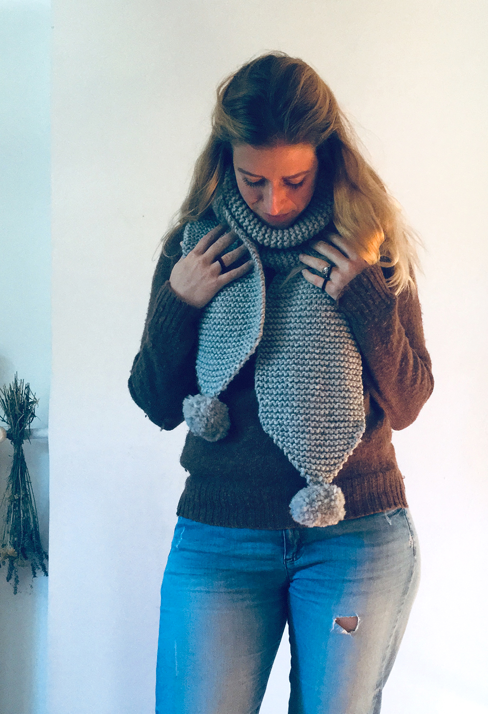 wool_done_pompom_scarf_knitting_kit.jpg