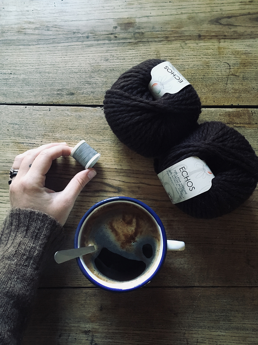 wool_done_jo_beanie_fluo_knitting_kit.jpg