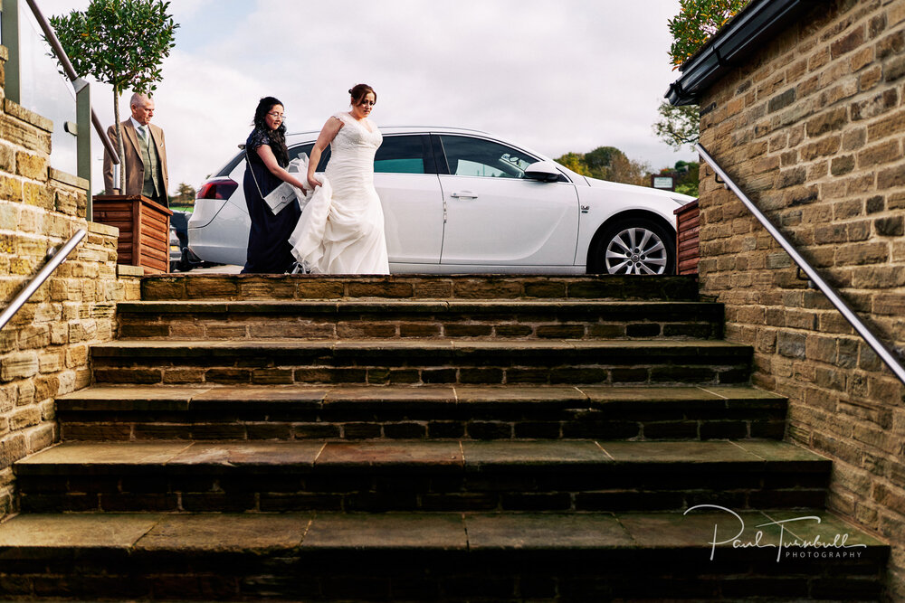 Wedding Photographer The Fleece, Bride Arrival