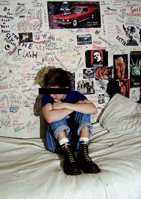 76002a6491e12b3208dbebe6dd1072ee--punk-rock-bedroom-punk-room.jpg