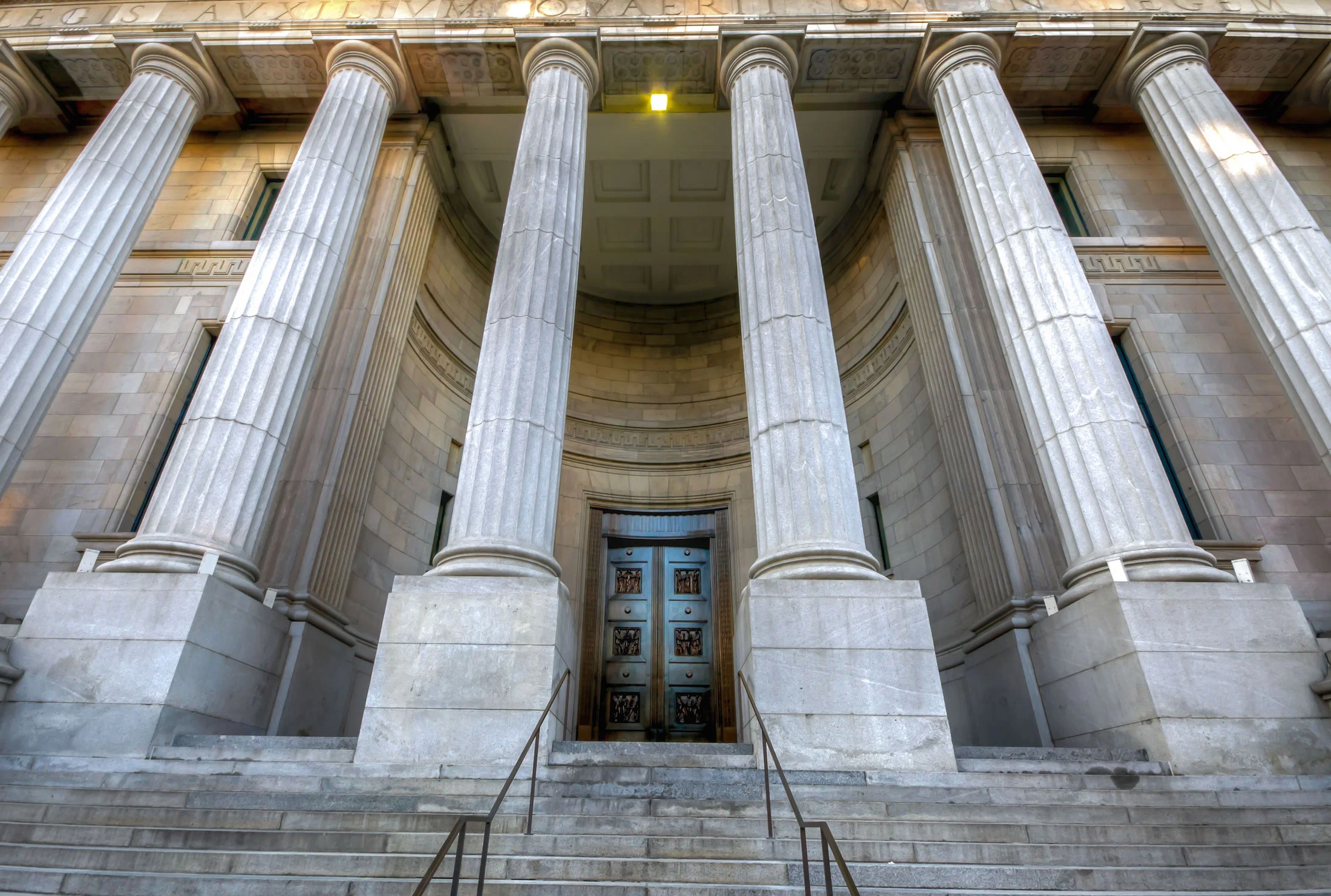courthouse.jpg