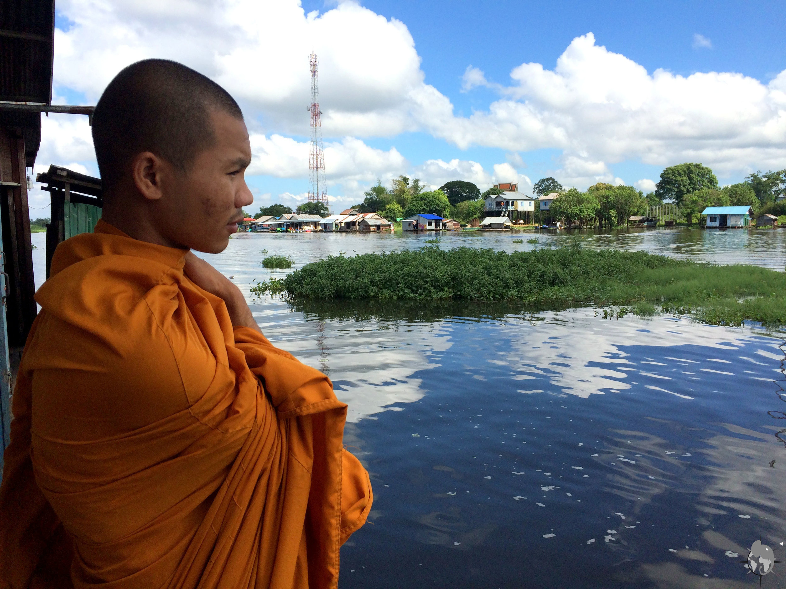 Le moine sur le Tonle Sap.jpg
