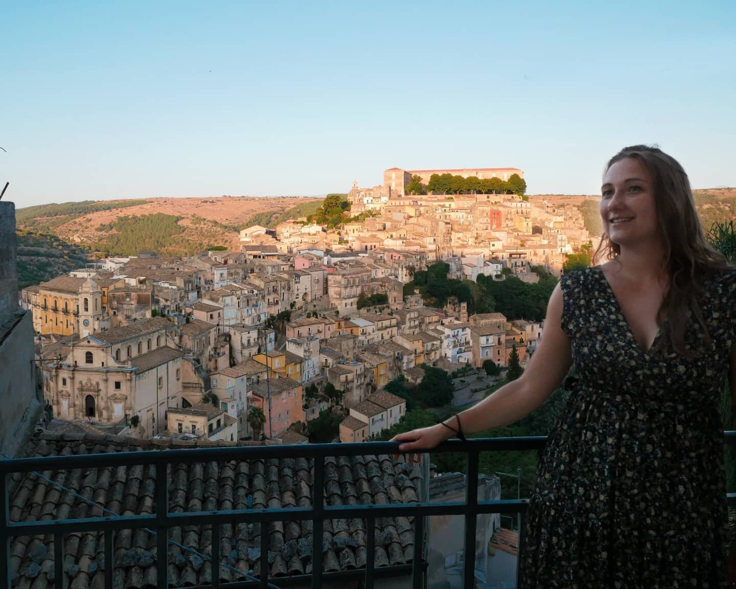 Top hill cities 🇮🇹
. 
🇬🇧 The pretty old Town of Ragusa which stand proudly on the top of the hill 😍 another baroque treasure which you should not miss! 
. 
.
.
🇨🇵 La jolie Vieille Ville de Ragusa, qui trone fi&egrave;rement au sommet d'une col