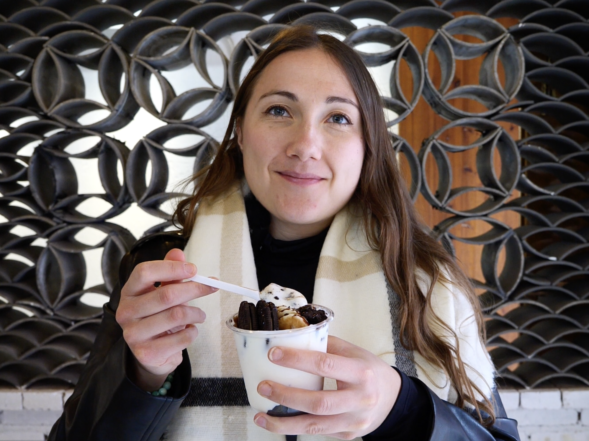 Moi et mon yaourt de yak :)