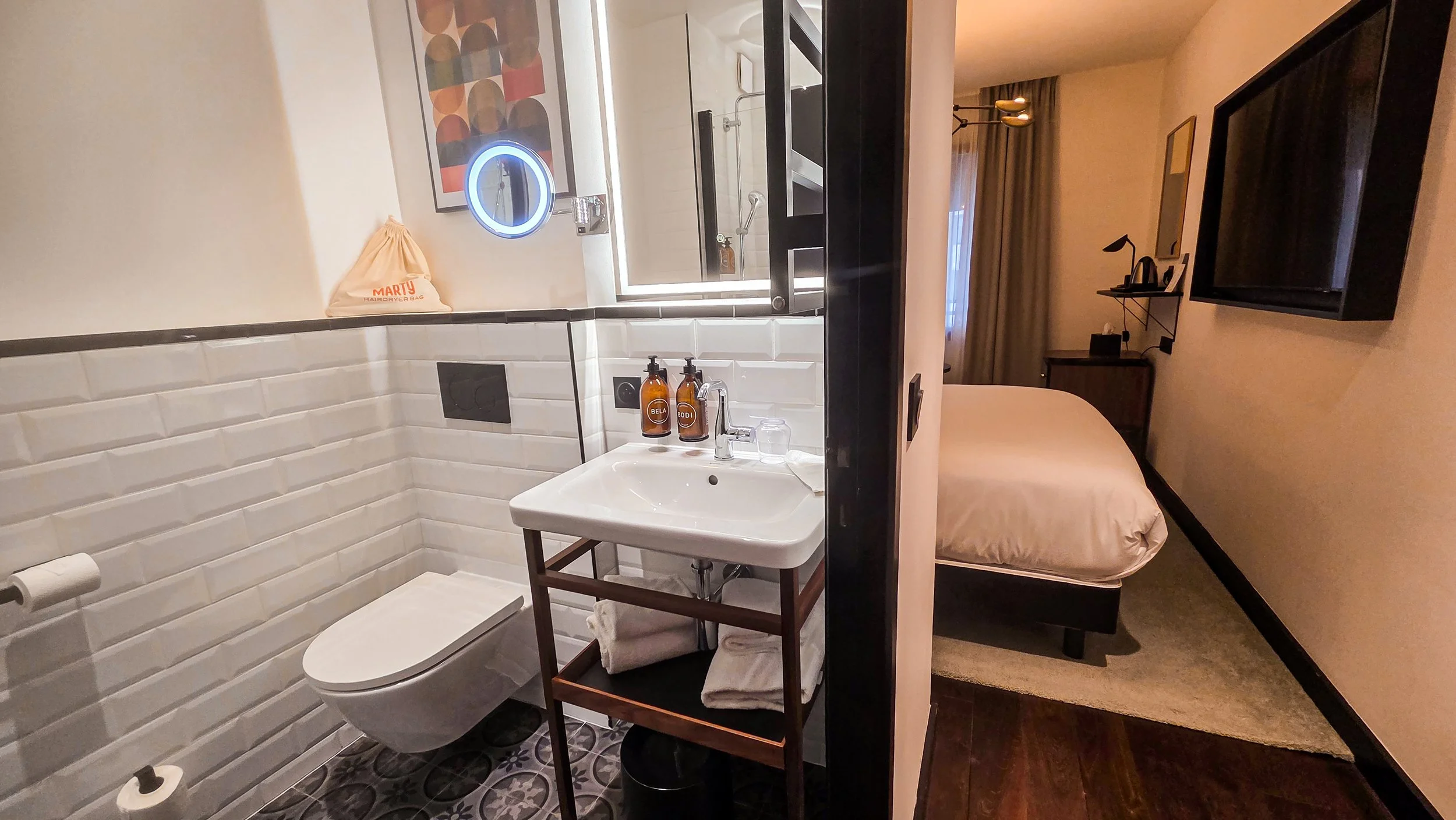 visiter-bordeaux-weekend-hotel-marty-chambre-double-entrée.jpg