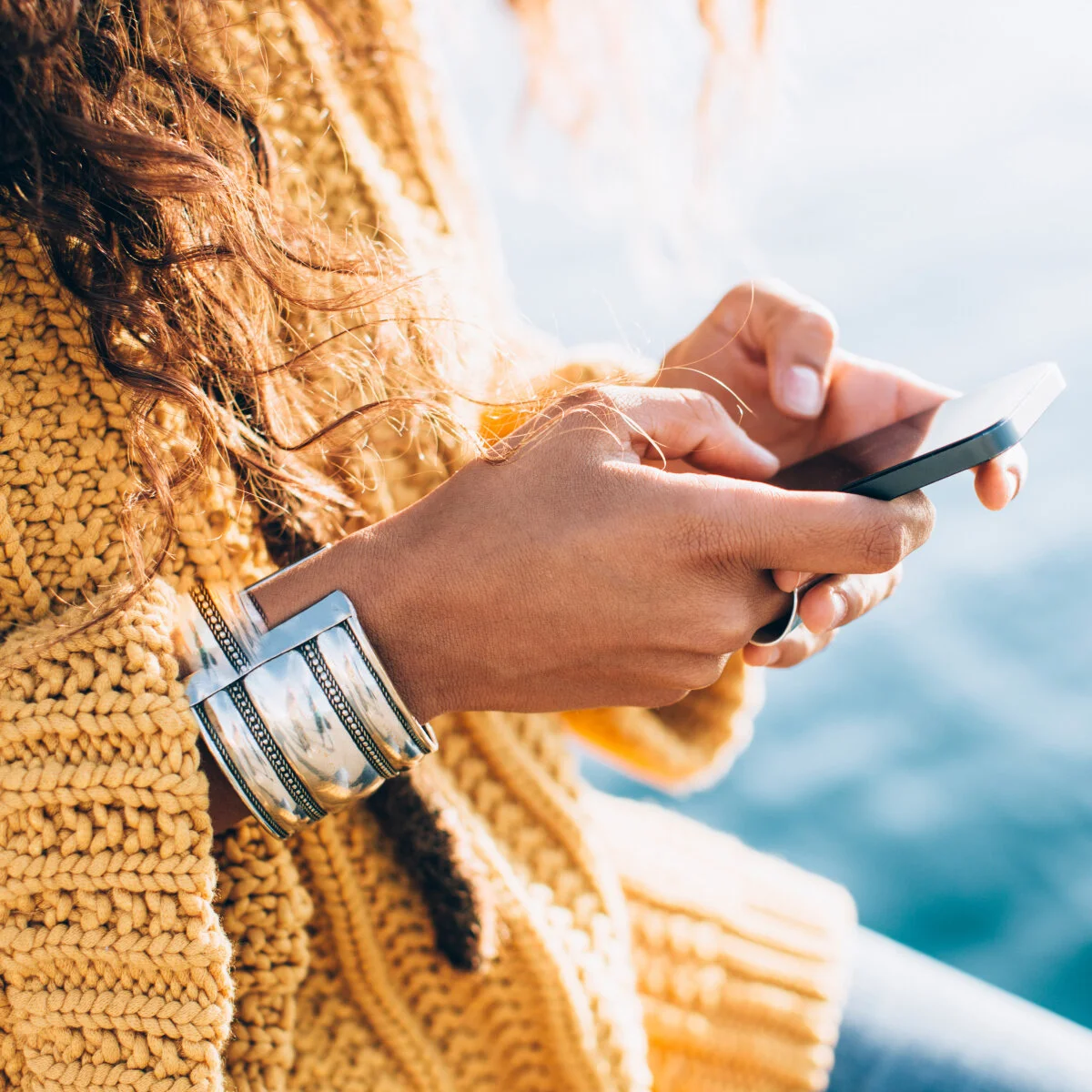 Keep your hands and wrists healthy while Using your Phone!