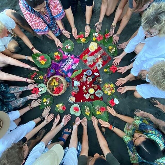 2020 Yaku Raymi shamanic celebrations of the new year was heart opening to all participants from around the world. #ecuador #ny #yakuraymi #shamanism #plantmedicine #sea #rituals #love #inspirations @nyshamaniccircle @nyopencenter @omegainstitute @14