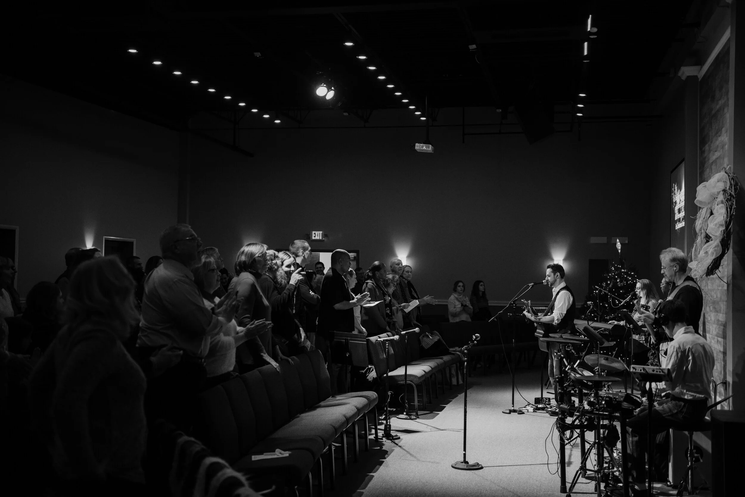 worship 0005_black and white.jpeg