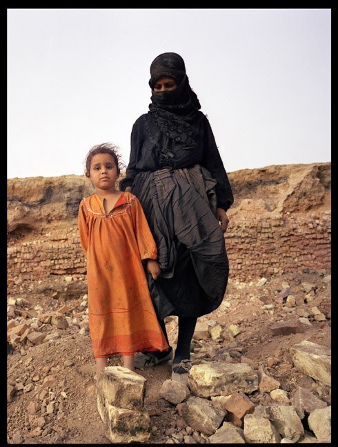  A woman and her daughter in southern Iraq, June, 2003.&nbsp;   