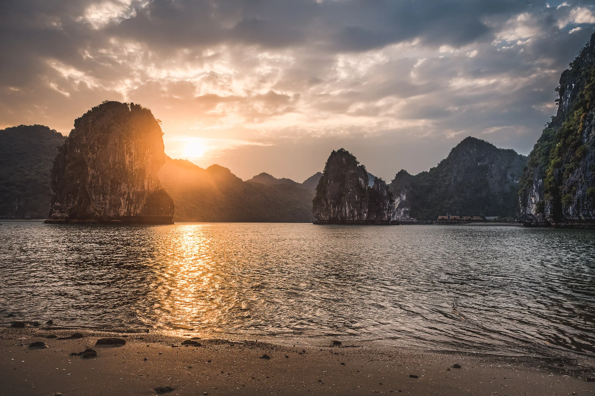 3 Day Halong Bay Cruise – An Experience Report (with VIDEO)