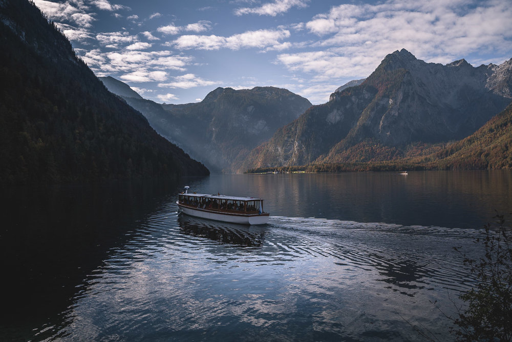 The boat drops us off at Kessel