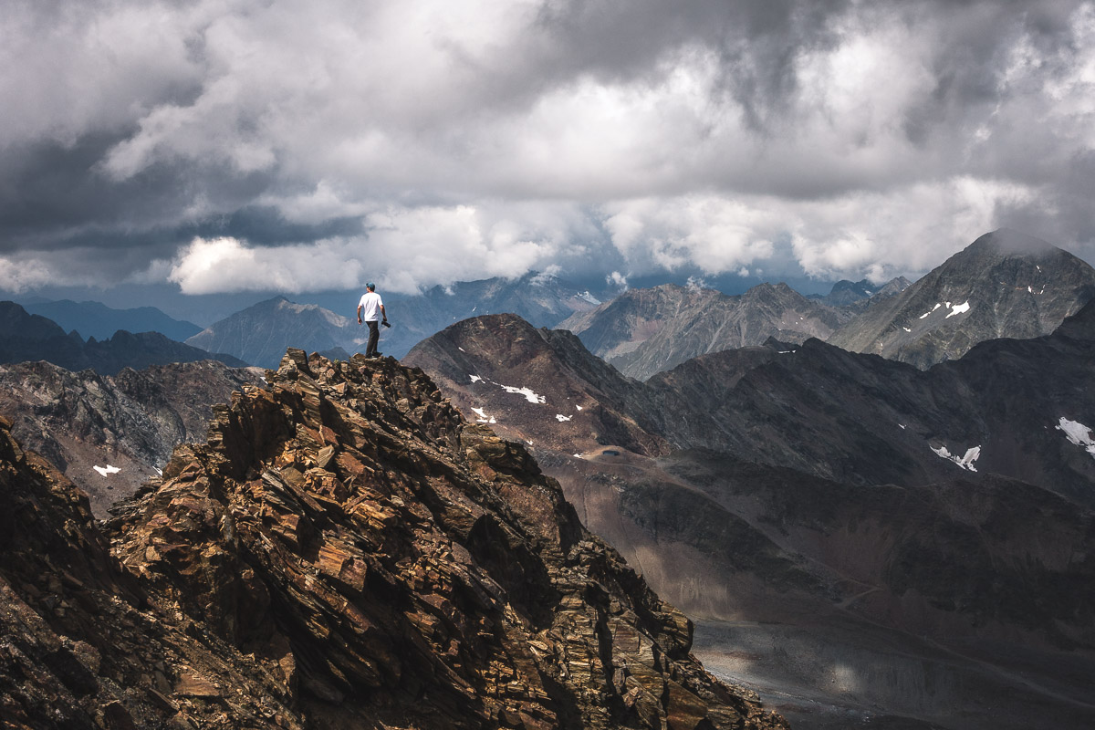 Summit views from Schaufelspitze (3333m), Austria