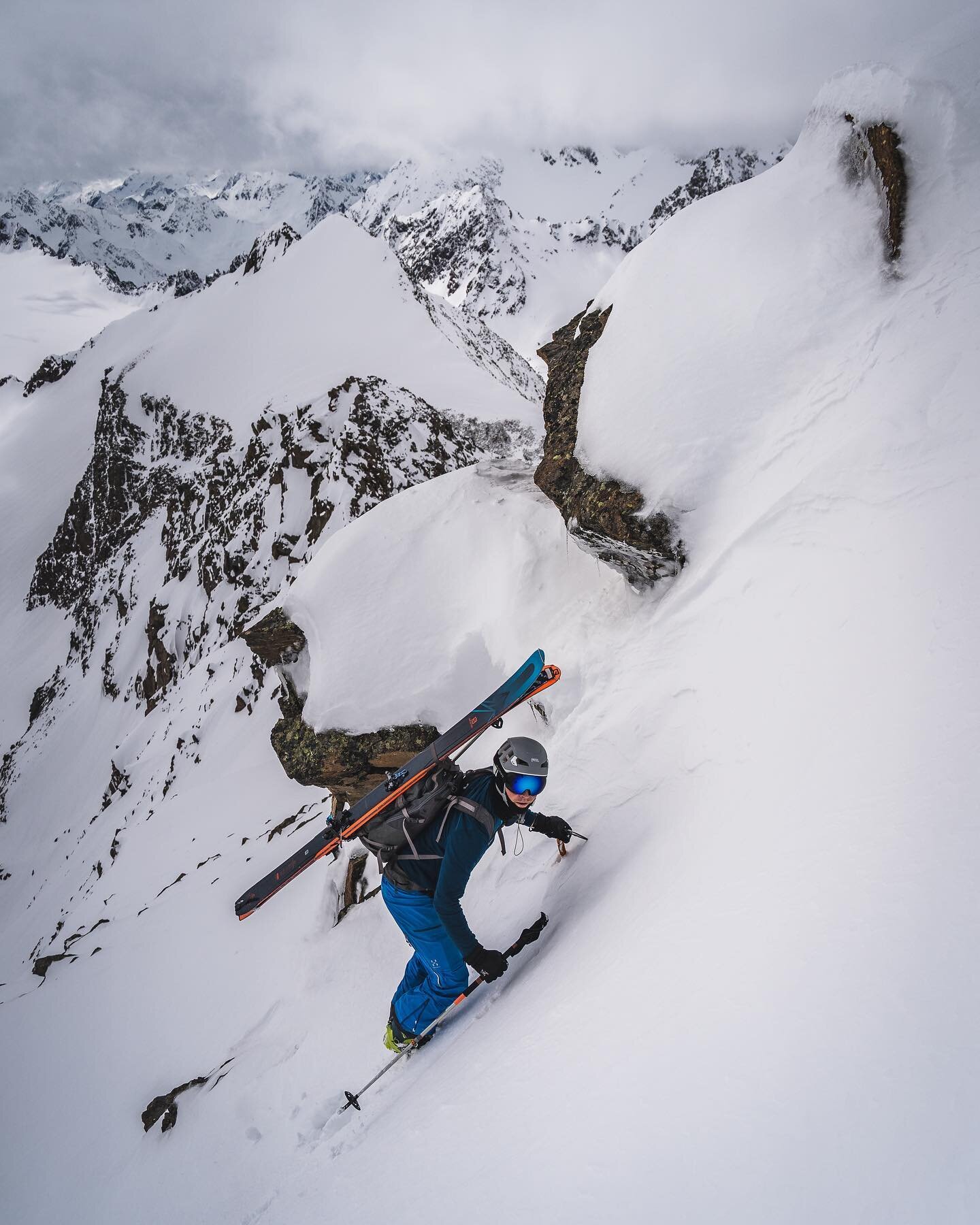 On the final meters up to the summit of &Ouml;stliche Seespitze (3418m) via the south west face. Couldn&rsquo;t find a lot of recent info on it, but decided to try it and were rewarded. It was possible to ski down from a few meters below the summit ?