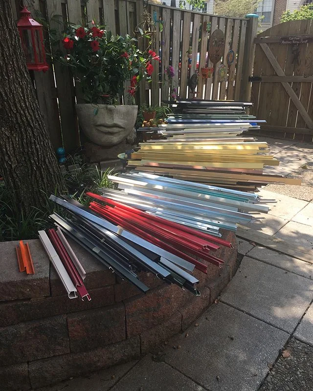 Hit the jackpot with metal frame molding! #metal #frame #framemolding #studioart #rainbow #rainbowofcolors🌈 #pictureframes #frames #decor #homedecor #homedesign #buildafence #wallart #colorfuldesign #metaldecor #woodmolding #woodframes #sculpture