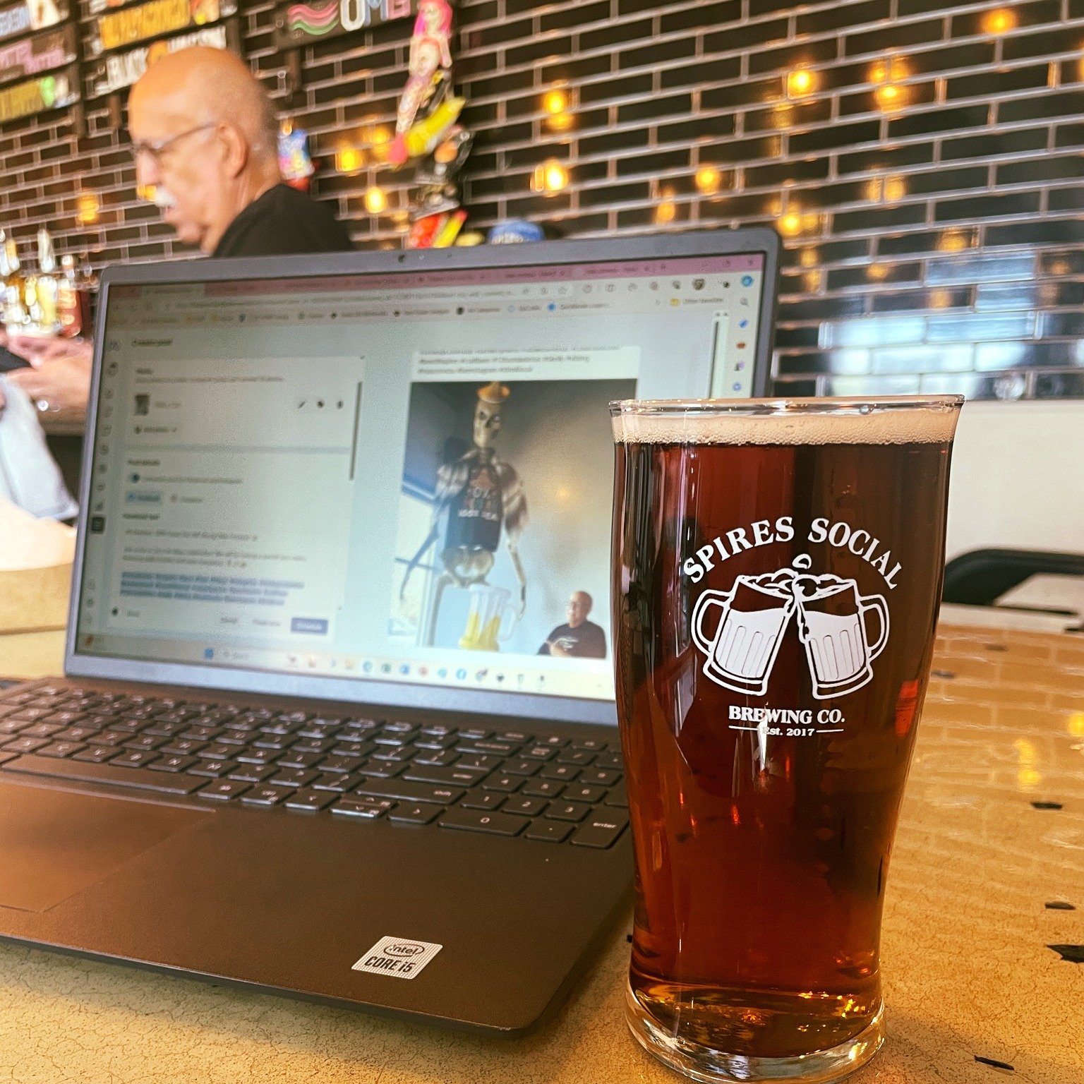 All work and no play makes life dull - Live it up and Drink it down 😄🍺

#cbushappyhour #happyhour #drinkitup #drinklocal #ohio #beers #craftbeers #peanutbutter #lager #beerINspires #workhardplayhard #cbuslife