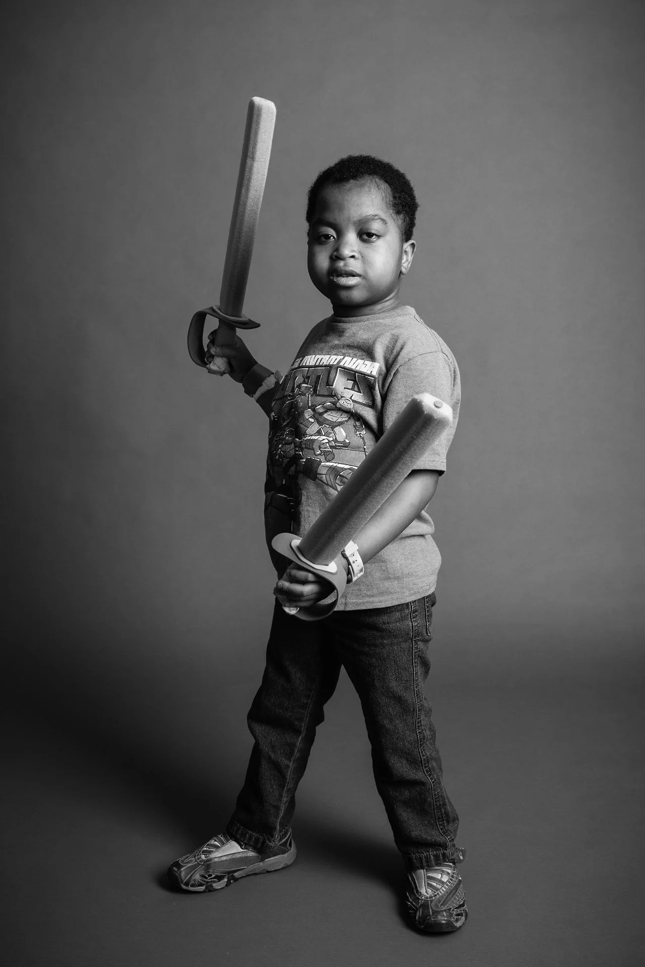 Flashes of Hope is a non-profit that provides free photo-shoots for those affected by childhood diseases included cancer and leukemia. We take portraits of the kids by themselves, with their families, with the favourite doctors and nurses. 