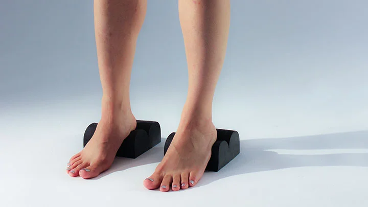 2. STRENGTHEN Place the backs of heels at Center Channel and forefoot on the floor. Try to “dome” the arch. Imagine your heels sliding towards your toes. This move will strengthen the toe flexors and foot intrinsics.