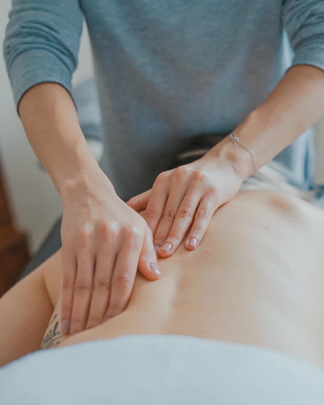 Treat yourself to a luxury in-home massage experience. Our ALIVE Team provides individualized massage experiences that put you on the pathway to releasing excess stress and tension so that you can feel your best.
Our massage specialists understand ho