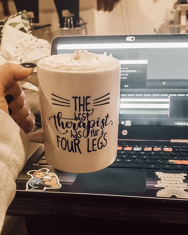 Late night coffees and course editing☕
.
I literally love everything about making these courses except for the ungodly amount of time it's taking to render and export videos.
.
Quarantine will be over before this is.
.
.
.
#smallshopsuccess #smallbus