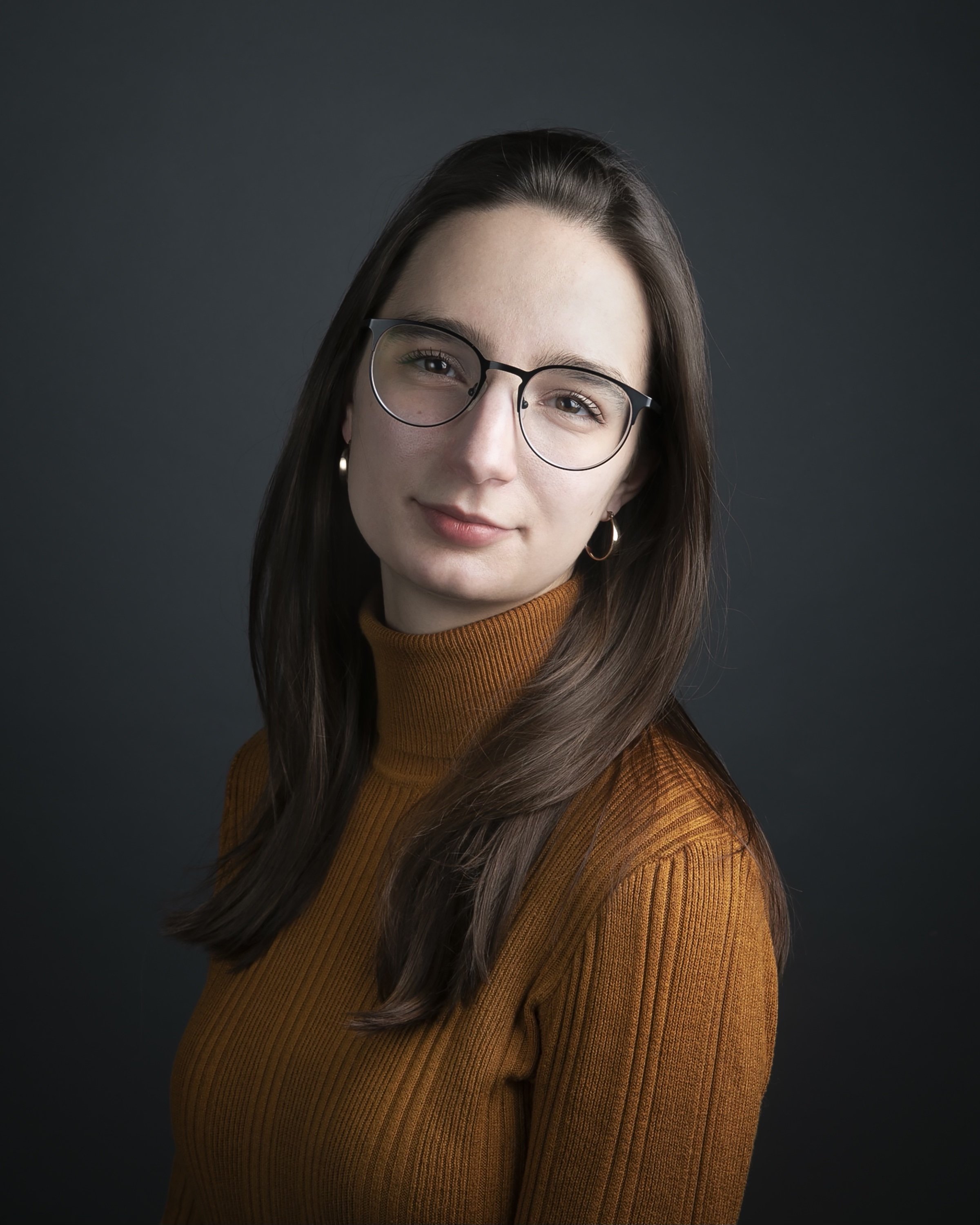 Aude headshot.jpg