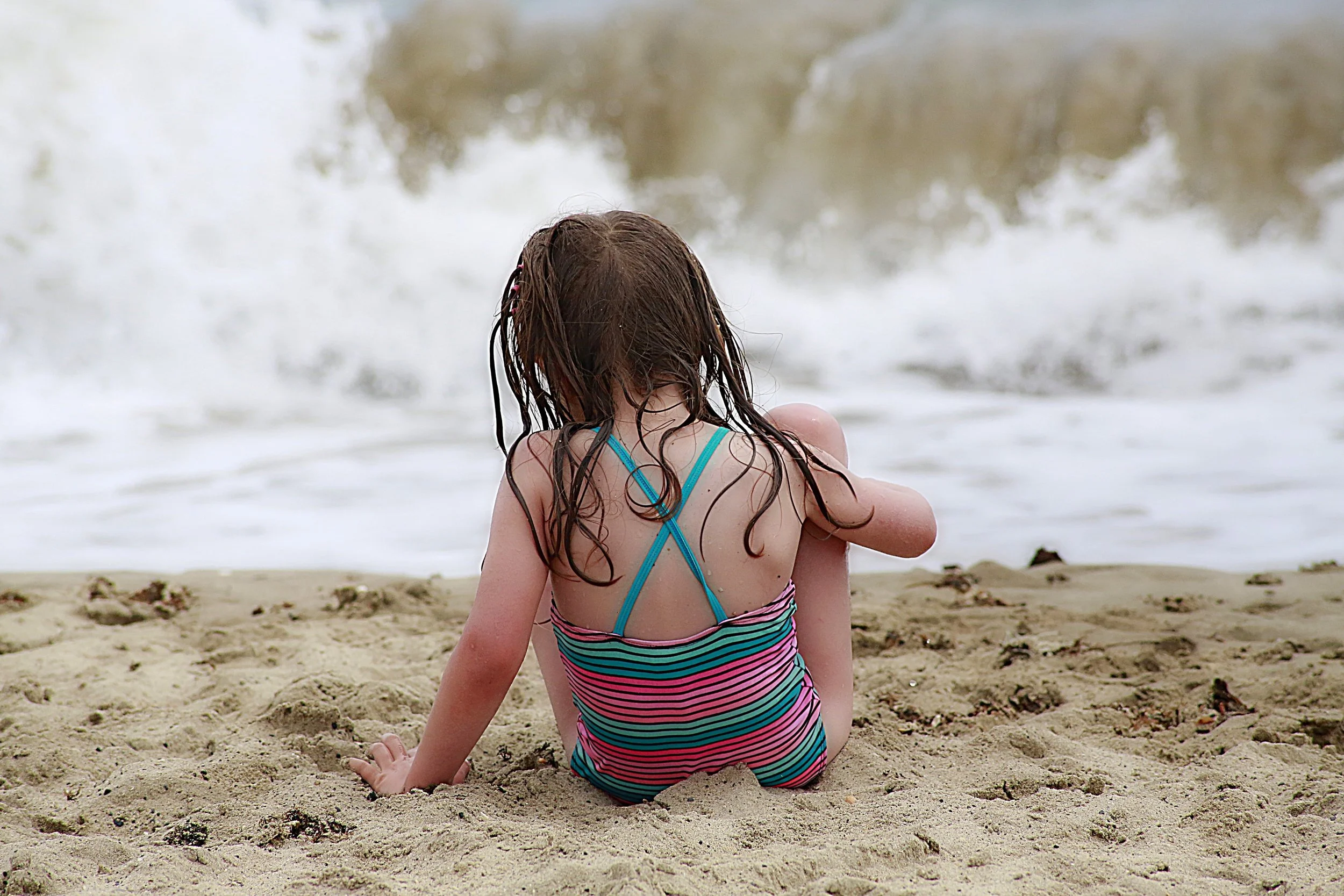 beach-blur-child-160655.jpg