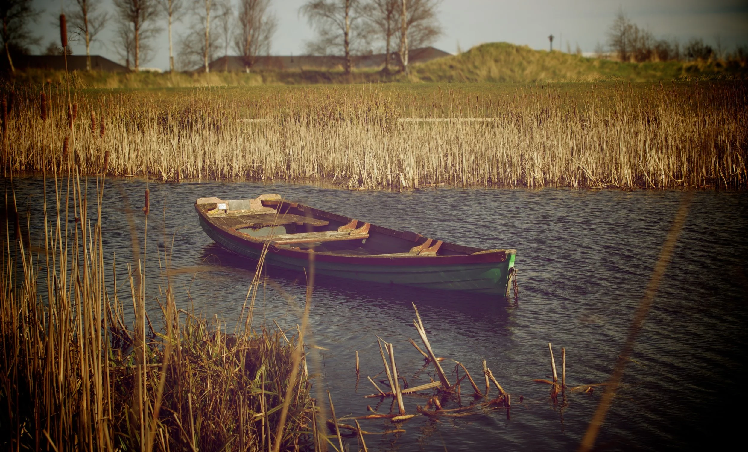 alone-boat-canoe-3082.jpg