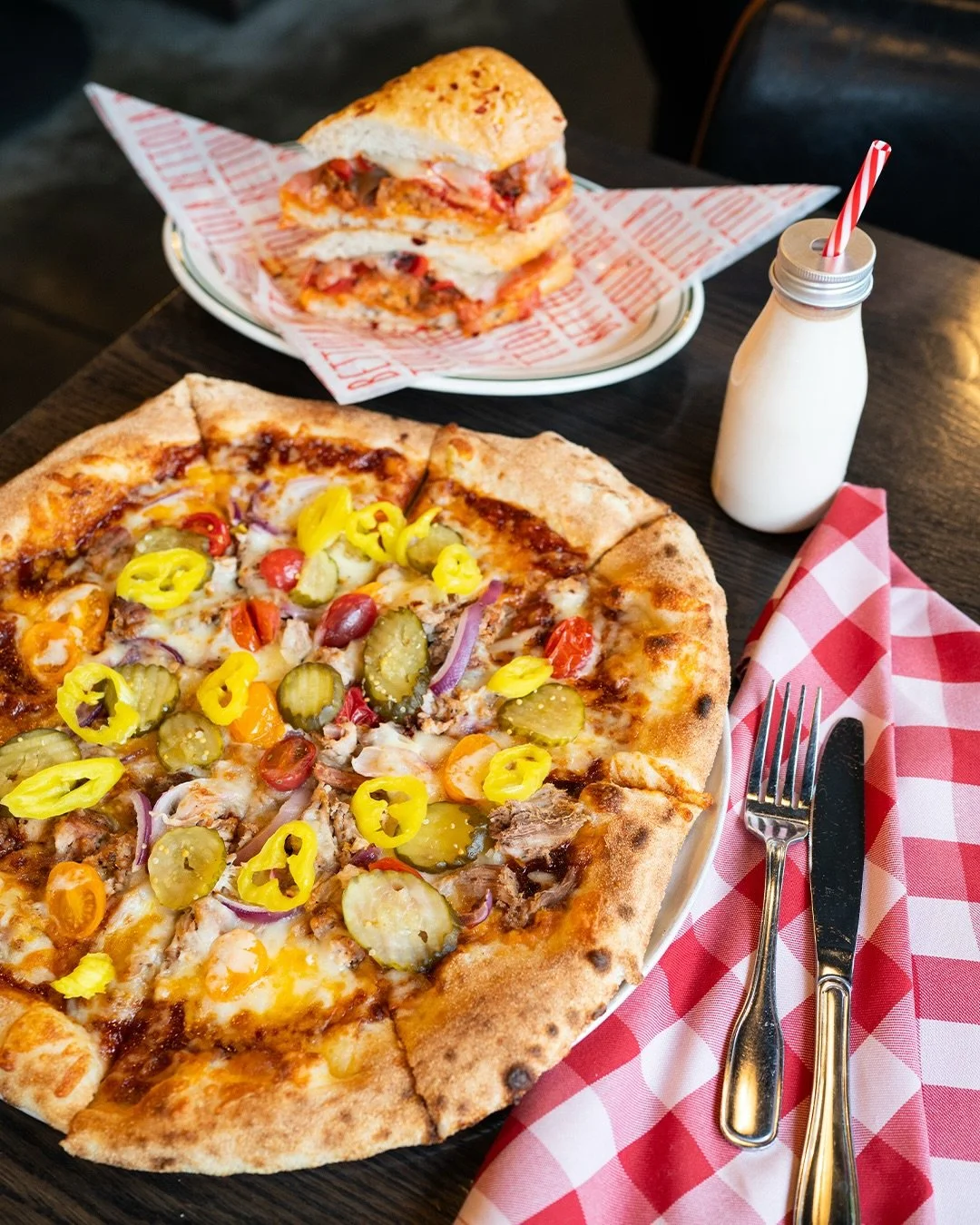 90&rsquo;s kids, this one&rsquo;s for you.

TOMMY PICKLES
Brown Sugar BBQ, Sharp Cheddar, Shredded Mozzarella, Pulled Pork, Heirloom Cherry Tomatoes, Fresh Red Onion, Banana Peppers Finished with Bread and Butter Pickles.
&nbsp;
&ldquo;SPONSORBILLERI