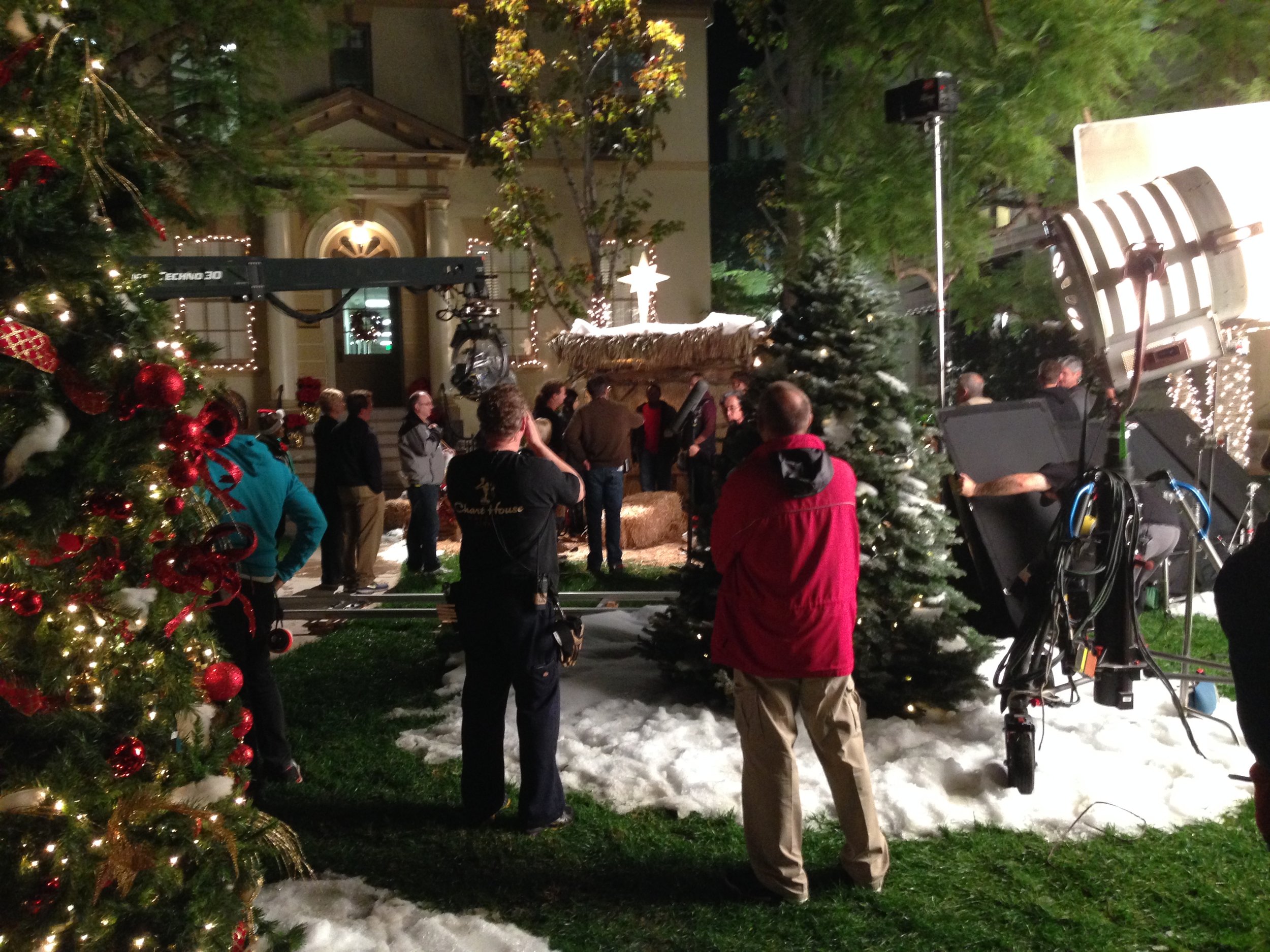 GLEE CREW FILMING CHRISTMAS EPISODE ON PARAMOUNT LOT