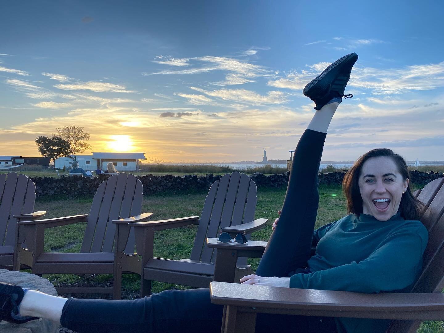 IT&rsquo;S A GOOD WEEK

After a long hiatus full of COVID (did you hear about it?), full-time marketing work, and broken feet (yep, plural)&mdash;I&rsquo;ve returned back to freelancing and am ready to kick my face and do some pirouettes.

I wanna da