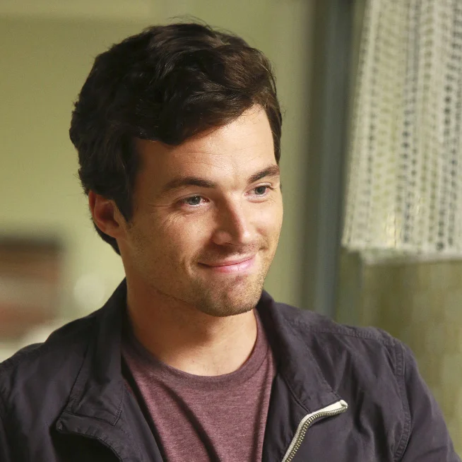 ian harding.jpg