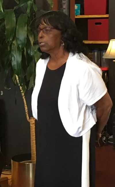 Monique Savage introducing me at Source Booksellers.
