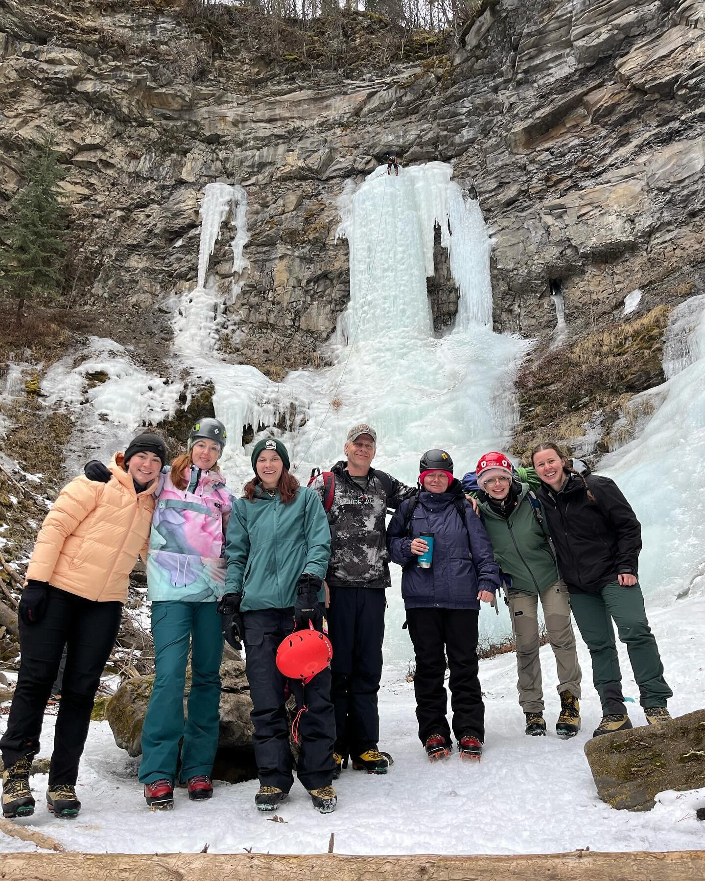 A great day of ice climbing as part of the Third Annual Peace Region Ice Extravaganza. Excellent quality ice and crew! 
. 
Thank you to heliadventure and @ianwelsted for organizing and having us along. 😄
.
@acmg.ca 
.
Traditional territories of Beav